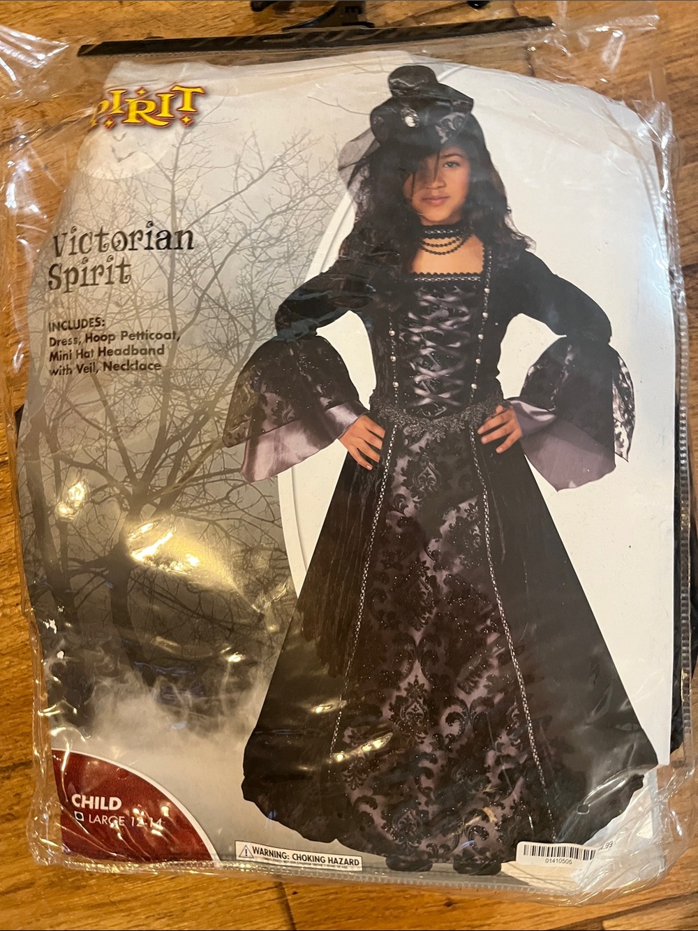 Spirit Black Victorian spirit Girls Costume with accessories size 12-14
